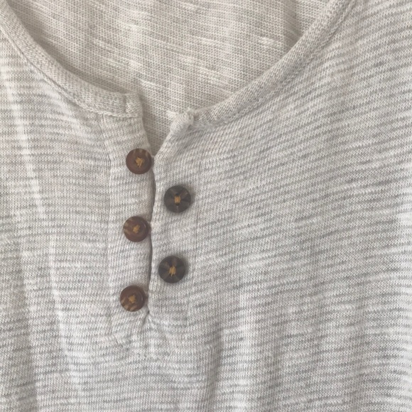 • incredible 5 button tunic • - Picture 3 of 8